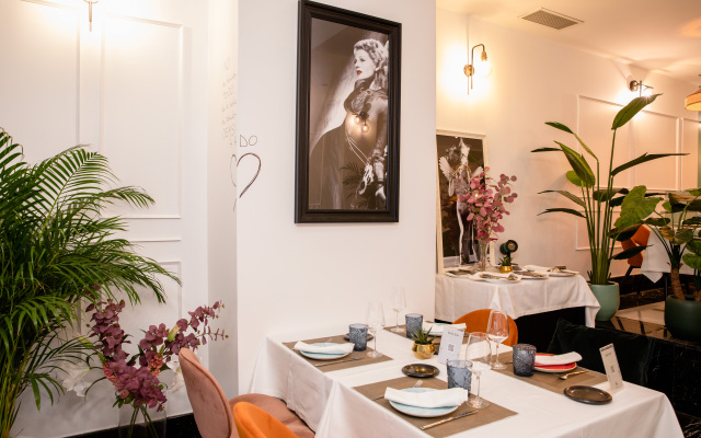 ITC Infantas By Soho Boutique hotel 