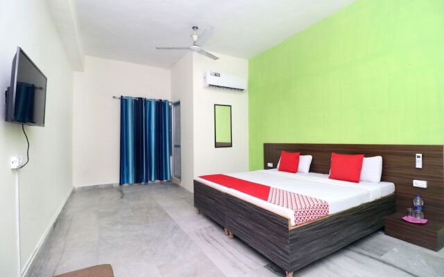 OYO 18570 Hotel Jazz