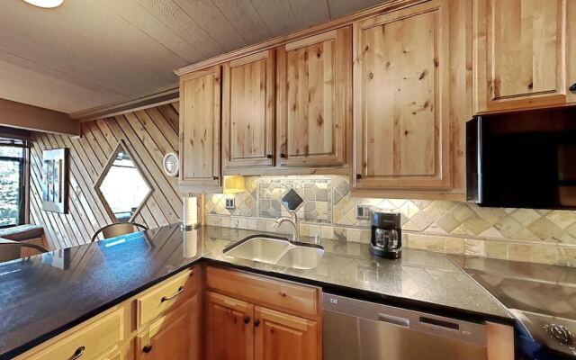 Great 2 Bedroom Condo Right Across Canyon Lodge! Walk To Lifts! Free Gondola to Village! (Unit 553 at 1849) by RedAwning
