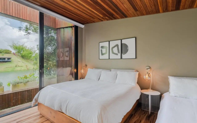 Joinn Houtel Guatape