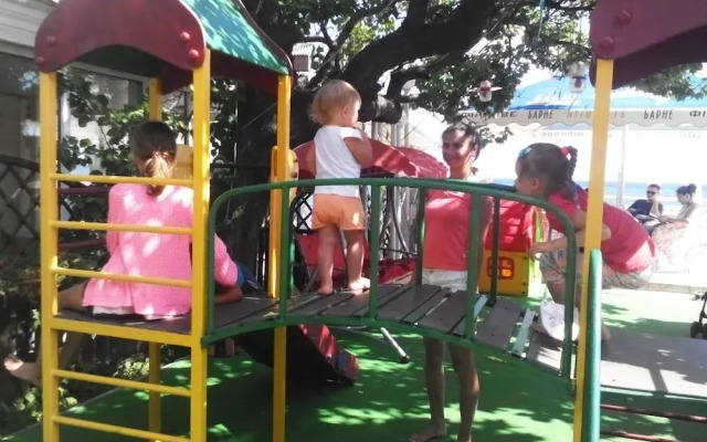 Gostevoj domik v Otrade