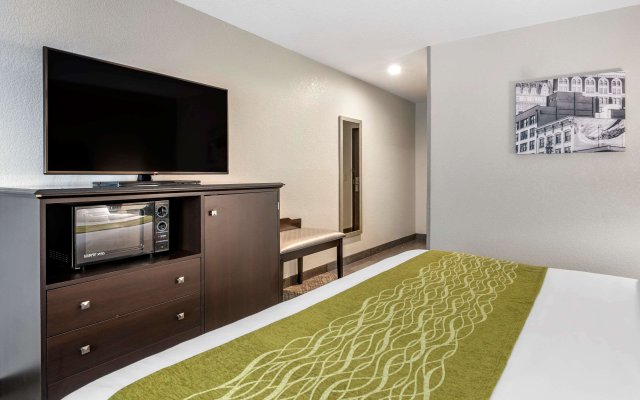 Comfort Inn & Suites Tualatin - Lake Oswego South