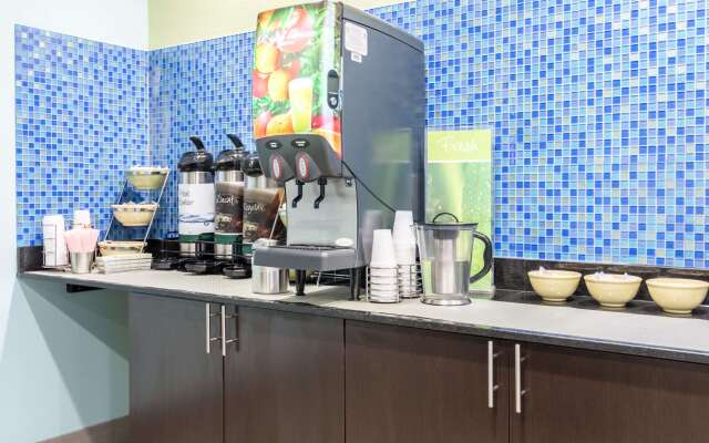 Quality Inn & Suites Alma - Fort Smith Northeast
