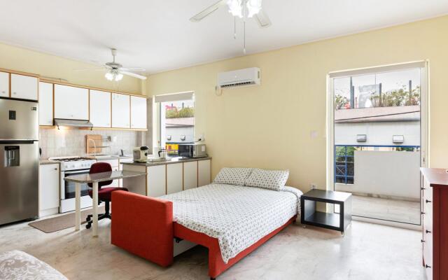 Homely Apartment in Piraeus with Balcony
