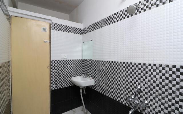 OYO 30269 Amar Raj Inn