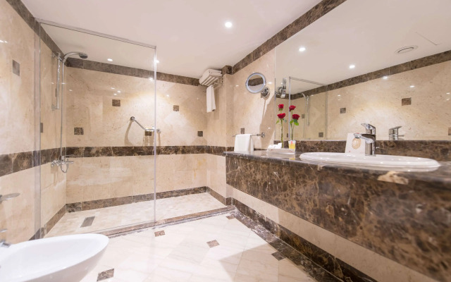 Ramada by Wyndham Continental Jeddah