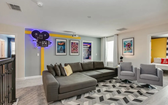 Stunning Villa w/ No Rear Neighbors! Near Disney