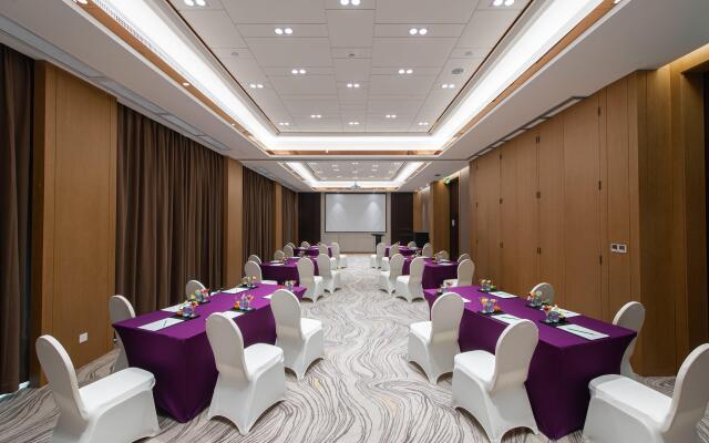 Holiday Inn Riverside Wuhan by IHG