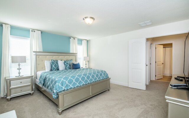 5 Bedroom, 4 Bathroom Villa