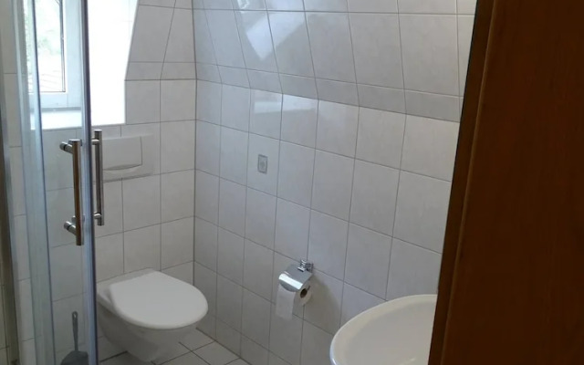 Room-organic BnB Froschkönig "dorfplatz"