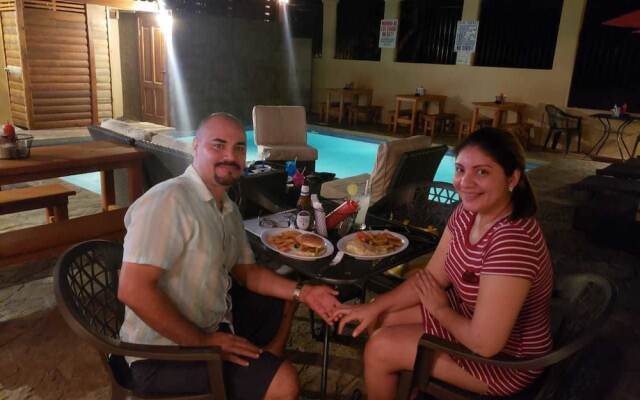 Rock Point Villas Vacations Rentals Sandy Bay, Roatan, Honduras.c.a