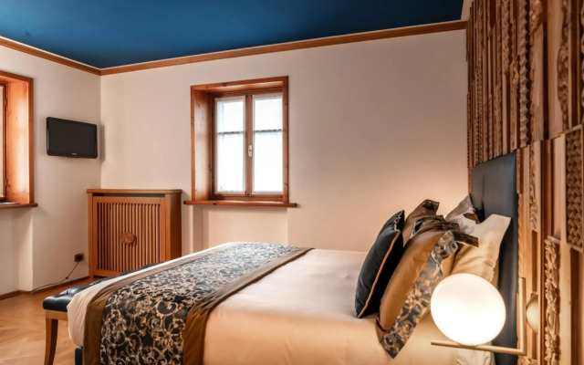 Ambra Cortina Luxury & Fashion Boutique Hotel