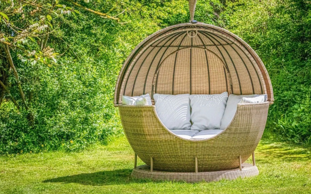 Hawthorn Hideaway