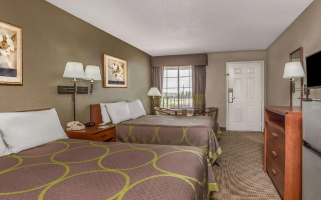 Super 8 by Wyndham Metairie