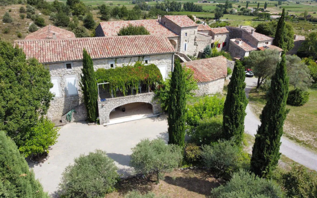 Attractive Villa in Banne with Private Swimming Pool