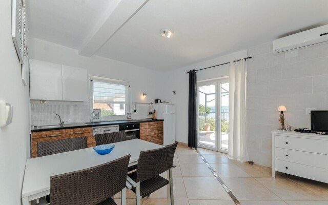 Amazing Home in Dobropoljana With 6 Bedrooms and Outdoor Swimming Pool