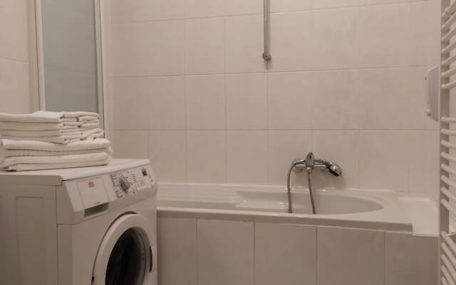 Kate&Jenny-Two-level apartment Old Town