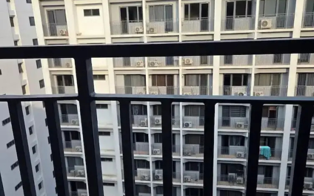 Shore 2 Unit 18102 Tower 3