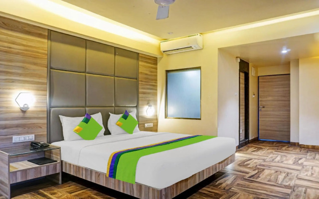 Classic Square by OYO Rooms