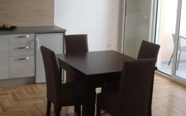 Apartments Tipon