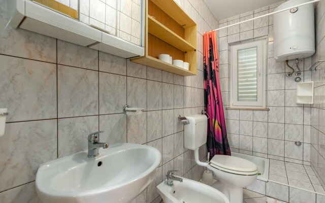 Awesome Home in Klenovica With Wifi and 5 Bedrooms