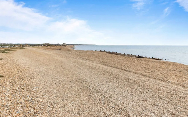 The Coastal Crab - Family-friendly Three-bed Beach House in Pevensey