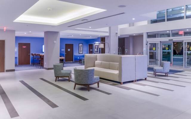 Holiday Inn Express & Suites Miami Airport East, an IHG Hotel