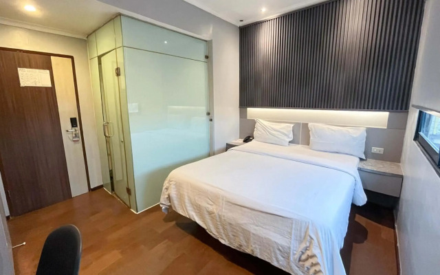 G Hotel