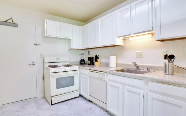 Immerse Yourself in This Beatiful Apt