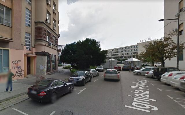 Home Living Apartments