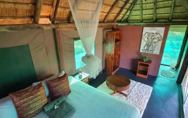 Shanatsi Safari Lodge