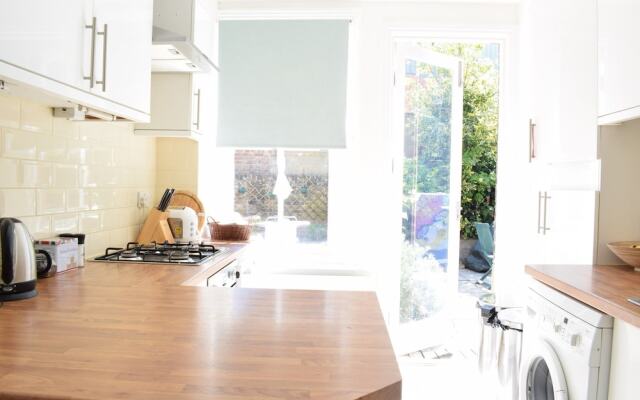 Stunning 2 Bedroom Flat In Balham With Private Garden