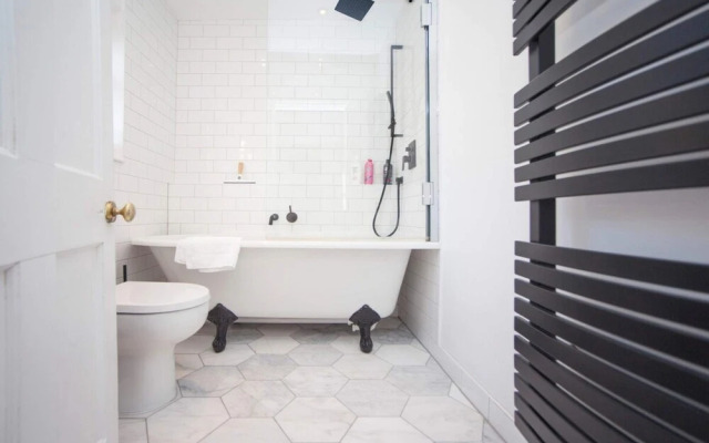 Modern and Chic 2 Bedroom in Bristol