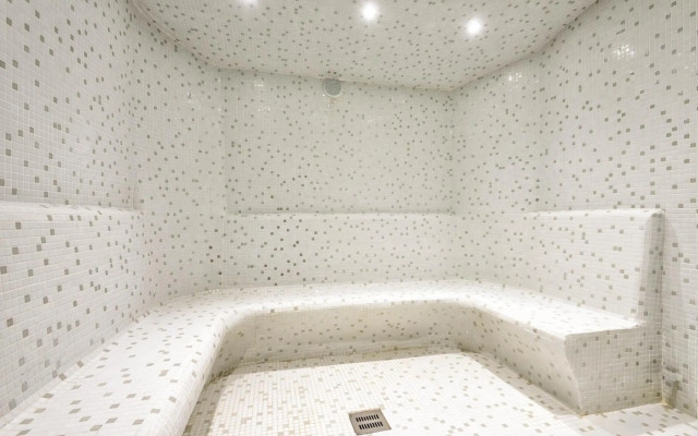Melpo Antia Hotel & Suites