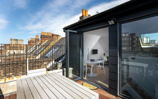 Luxury 2BR Penthouse in West Kensington W/terrace