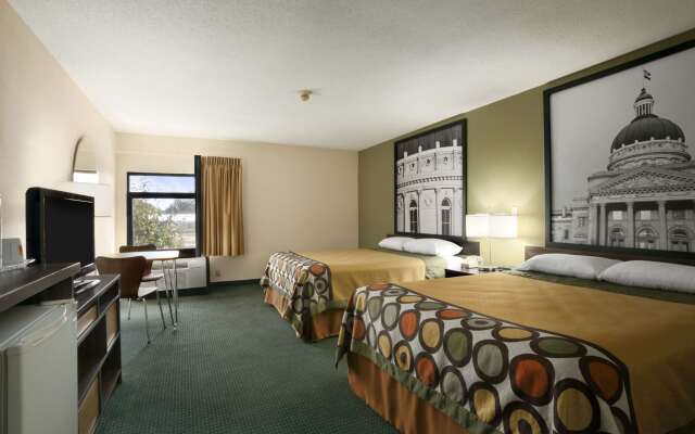 Super 8 by Wyndham Columbia City