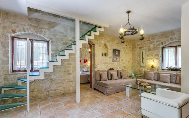 Villa Minos