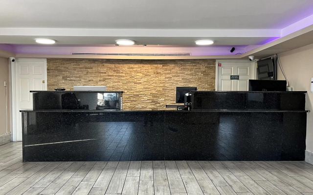 La Quinta Inn by Wyndham Indianapolis Airport Lynhurst