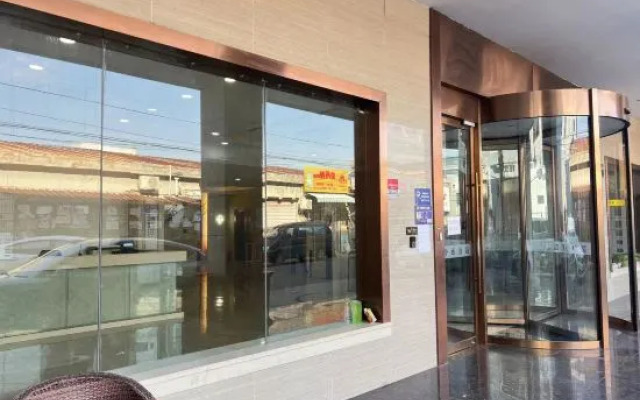 QinGe Hotel (Shanghai Lotus Road Branch)