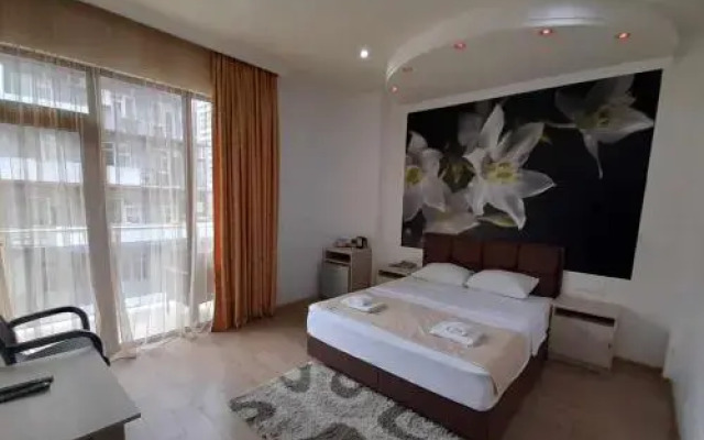 Royal Palace Hotel
