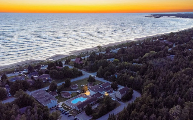 Sauble Beach Lodge