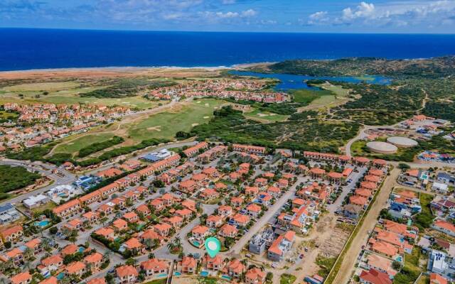 4BR Villa Gold Coast w Pool