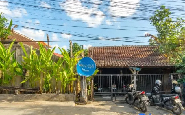 TwoSpaces Living at Wave and Chill House, Canggu