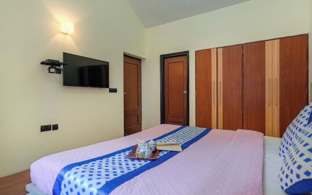 Alaya Stays 3BHK Golden Meadow Villa