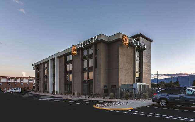 La Quinta Inn & Suites by Wyndham Colorado Springs North