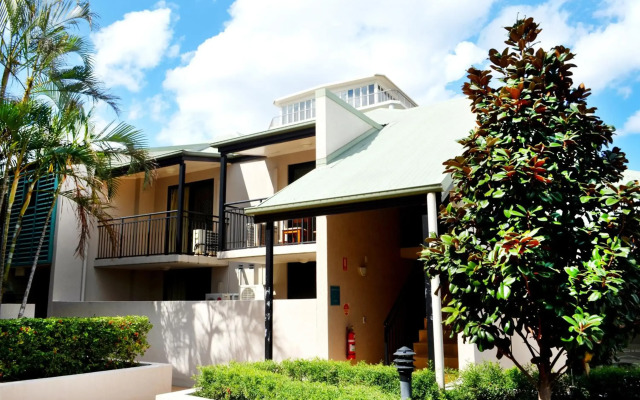 Spring Hill Mews Apartments