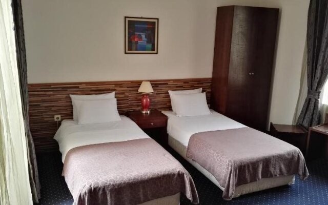 Hotel Solo ***