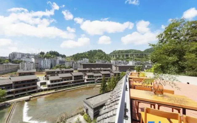 Yuexia Vacation Courtyard (Phoenix Ancient City Branch) – Outside – Xiangxi