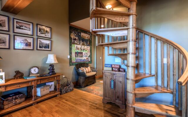 Bachelor Gulch Village