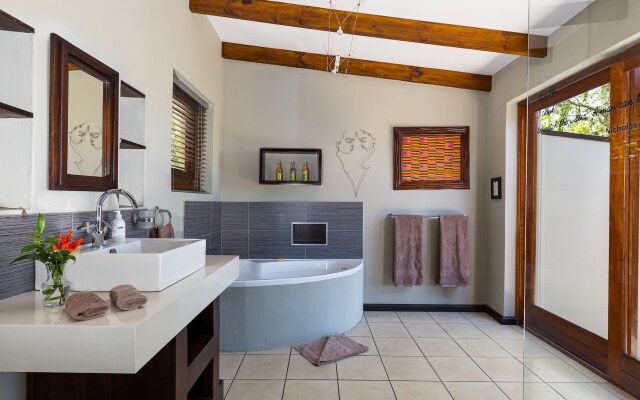 Hog Hollow Country Lodge